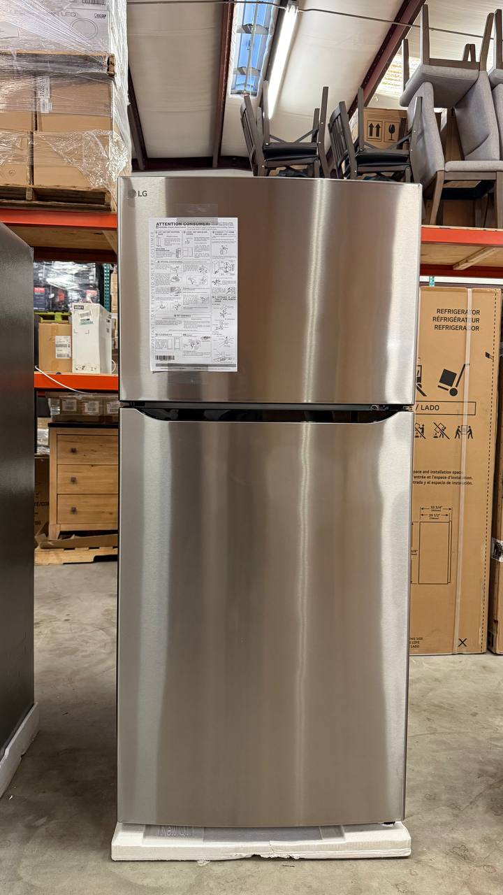 LG 30 in. W 20 cu. ft. Top Freezer Refrigerator w/ Multi-Air Flow and Reversible Door in Stainless Steel - Image 4