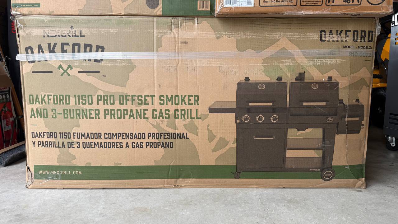 Oakford 1150 Pro 3-Burner Propane Gas and Offset Charcoal Smoker Combo Grill in Black - Image 3