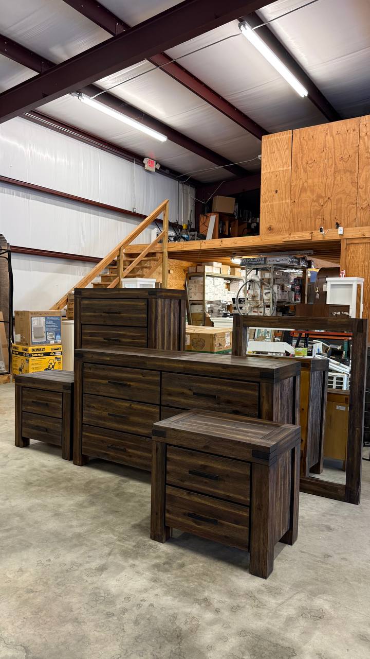 Mellina King Bedroom Collection in Brown 6-piece - Image 13