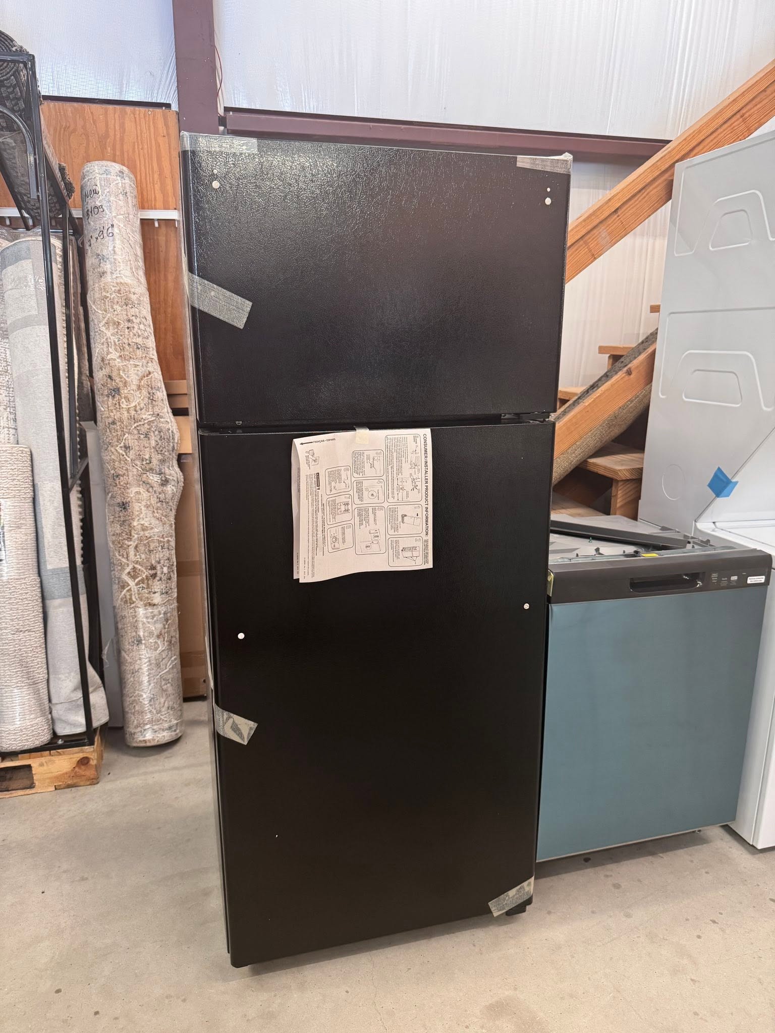 GE 17.5 cu. ft. Top Freezer Refrigerator in Black, ENERGY STAR