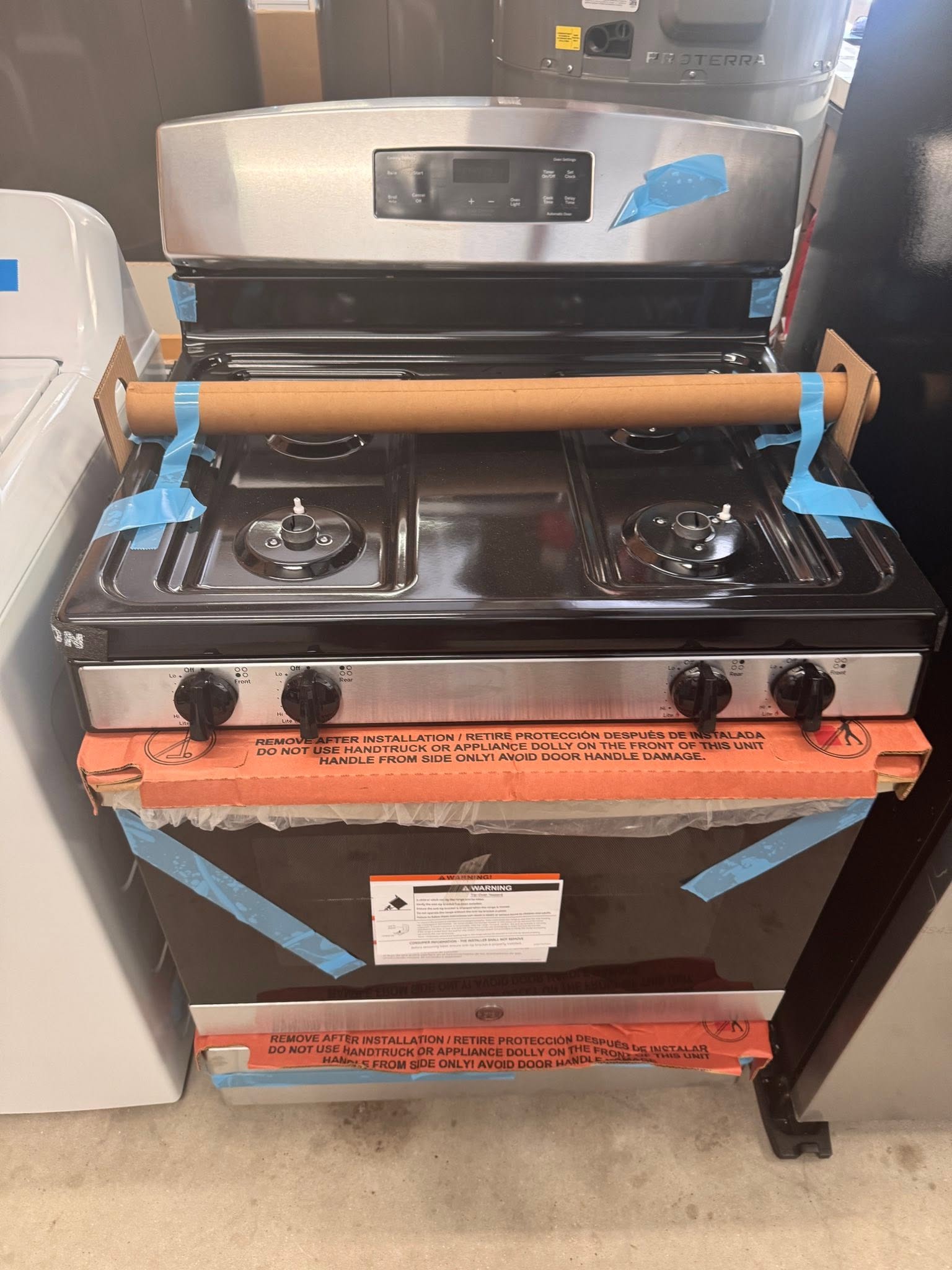 GE 30 in. 4.8 cu. ft. Freestanding Gas Range in Stainless Steel - Image 3