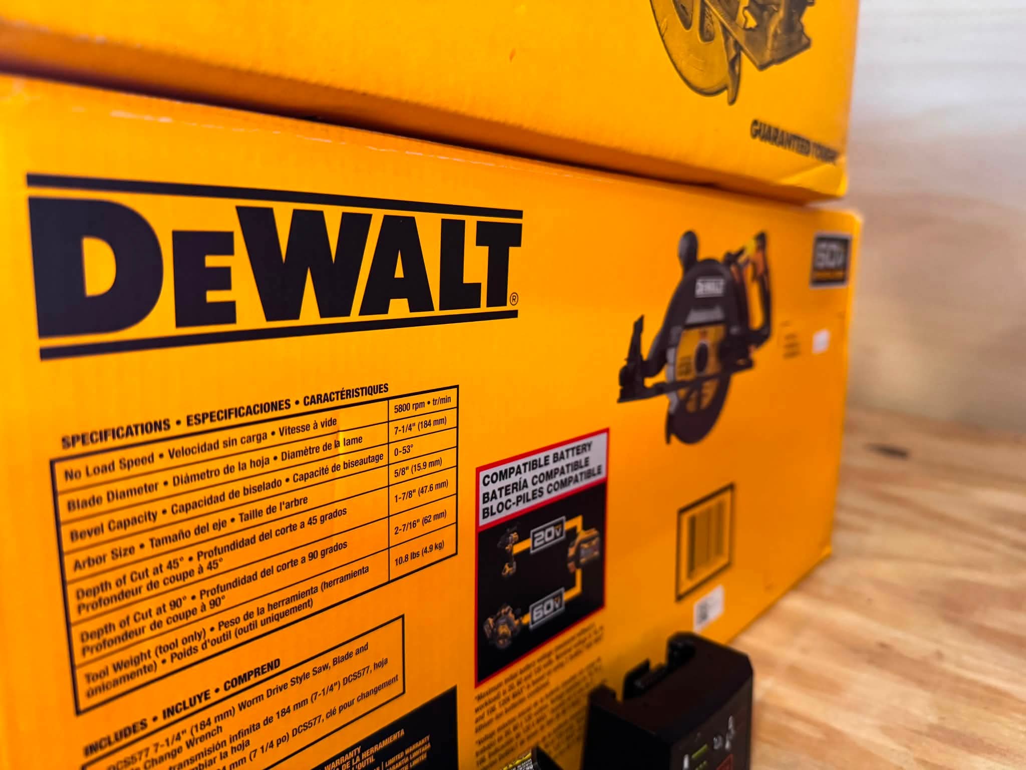 Dewalt FLEXVOLT 60V MAX Cordless Brushless 7-1/4 in. Wormdrive Style Circular Saw (Tool Only) - Image 3