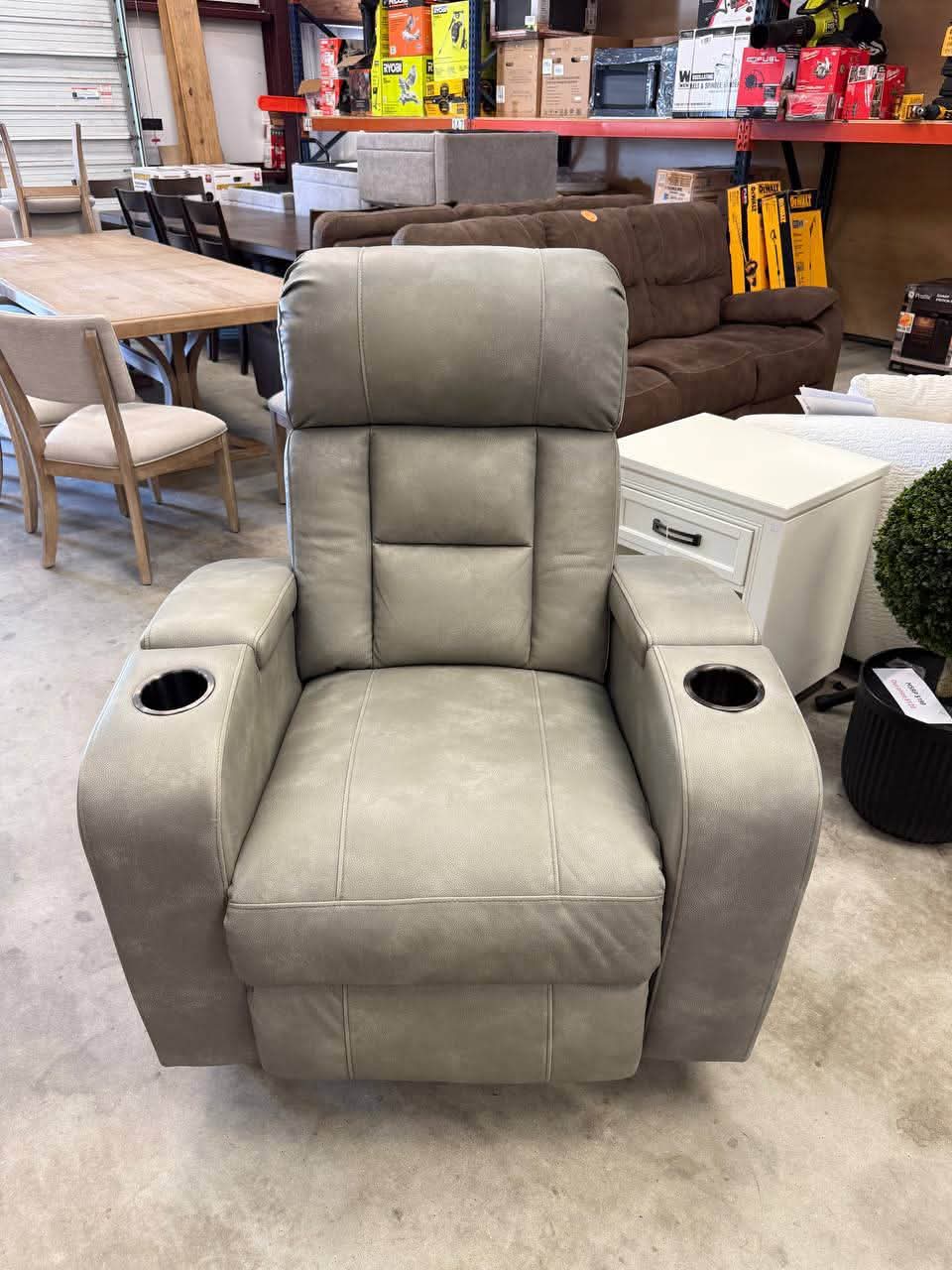 Learher power recliner - Image 3