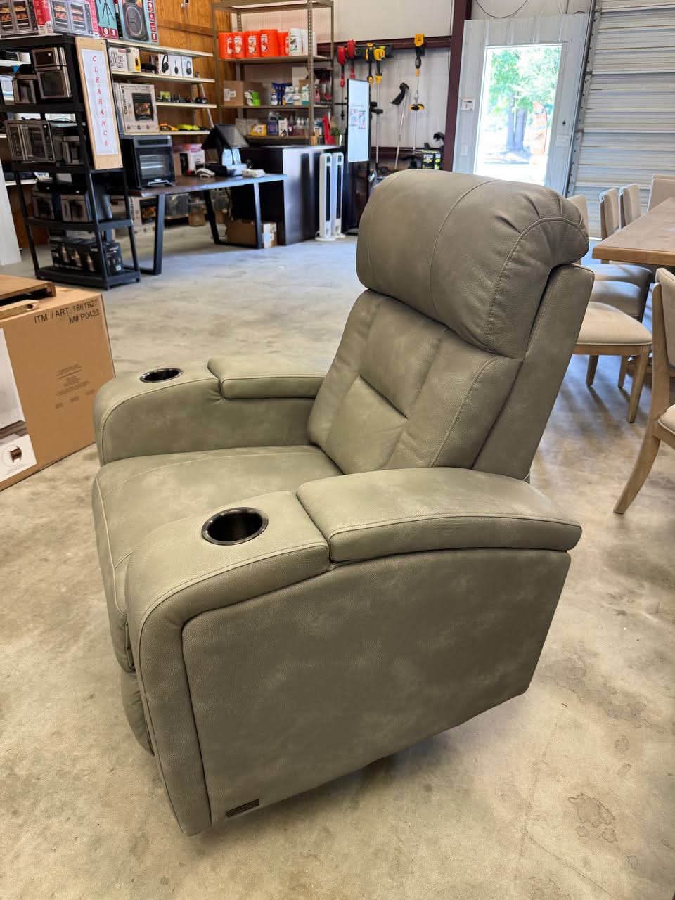 Learher power recliner - Image 5