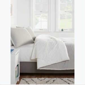 Full size l Comforter Set by Room Essentials