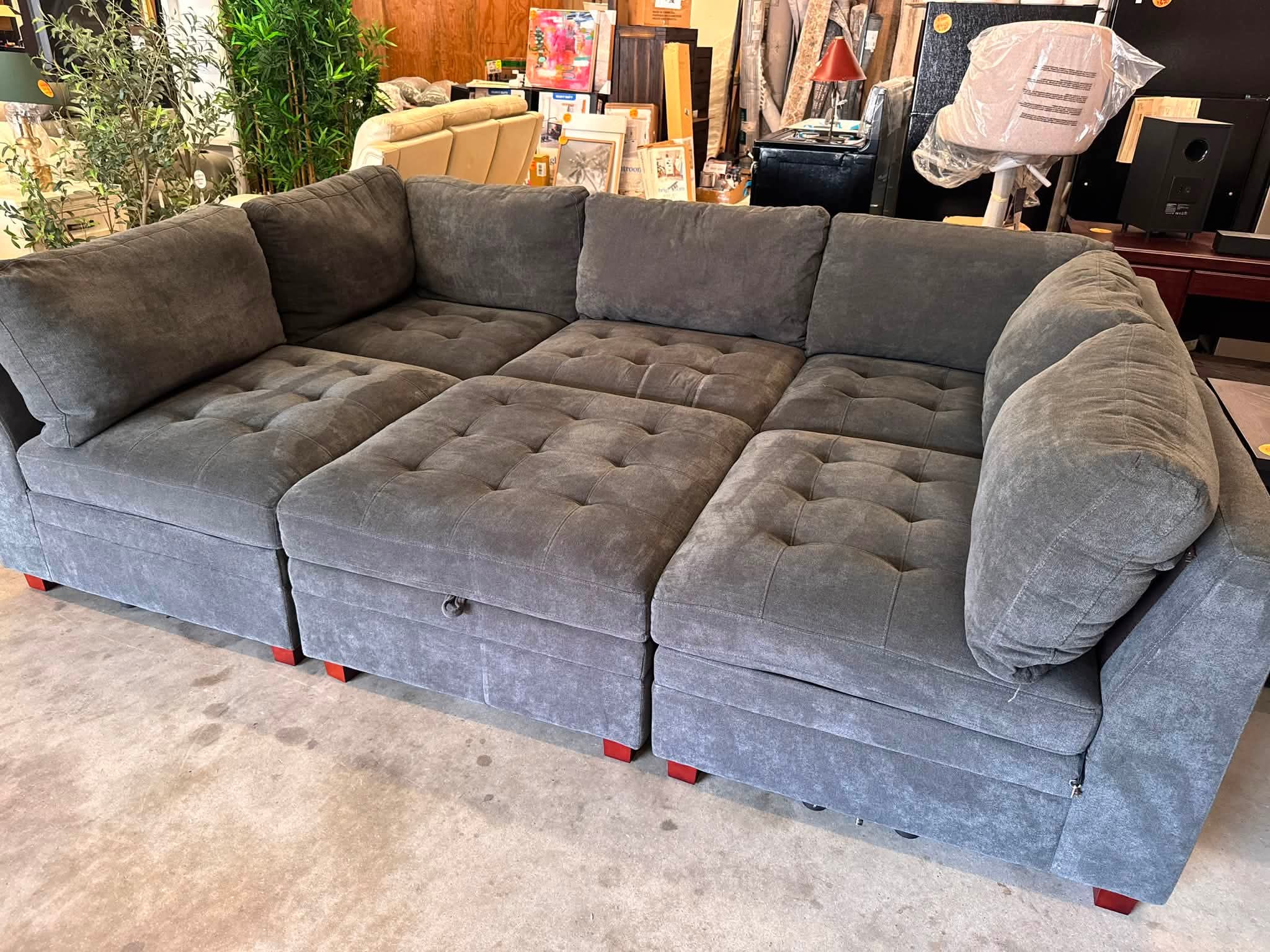 Thomasville Tisdale Modular Sectional 6-piece Dark Gray with Storage Ottoman - Image 5
