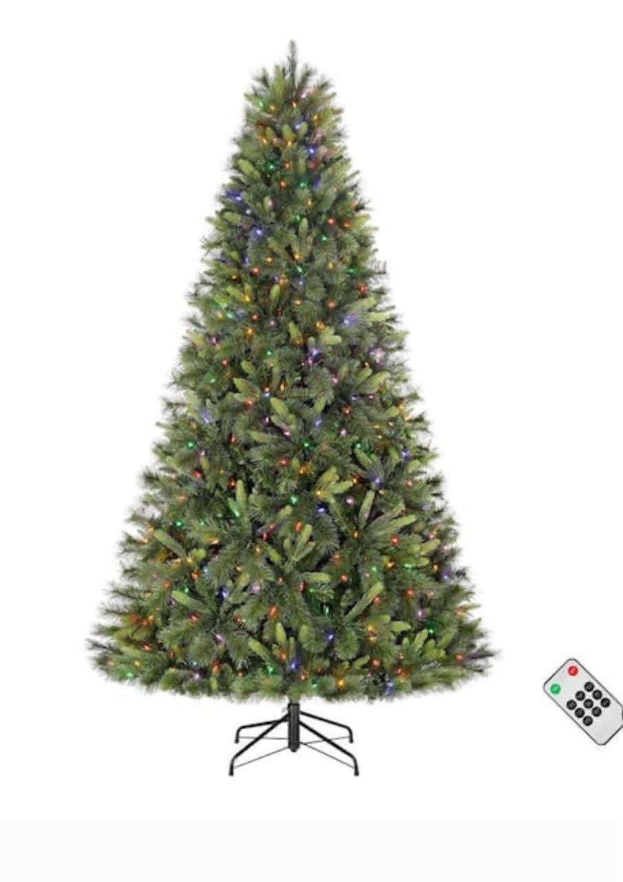 Home Accents Holiday 7.5 ft. Forest Pine LED Pre-Lit Artificial Christmas Tree T16